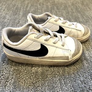 NIKE Blazer Low Toddler Boys Sneaker - White with Navy - size 8